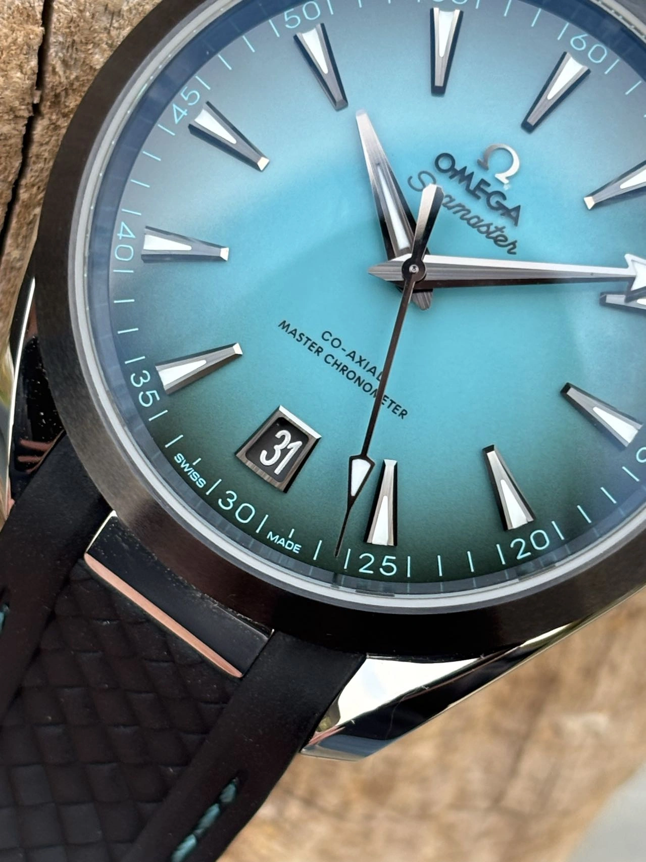 Packable CBD Factory Omega Seamaster Aqua Terra 150M 41mm Gradient Turquoise Dial Ceramic Bezel (220.32.41.21.03.001) 1:1 Super Clone – DD8900 Movement 265